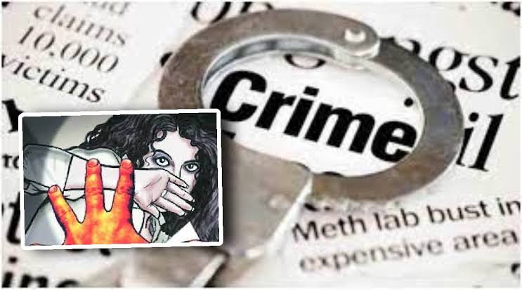 अल्पवयीन मुलीचे शाळेसमोरून अपहरण